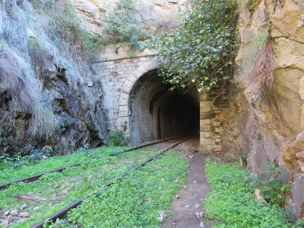 Ferrocarriles Metálicos Final Del Túnel Transporte Ferroviario —  Fotos de Stock