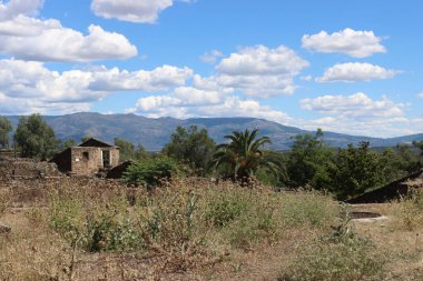 Güzel doğal manzara tatil rotaları doğa yürüyüşleri