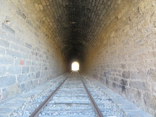 Ferrocarriles Metálicos Final Del Túnel Transporte Ferroviario —  Fotos de Stock