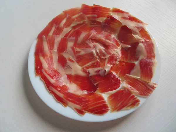 Heerlijke Spaanse Iberische Ham Gesneden Met Fantastische Aromatische Smakelijke Mes — Stockfoto