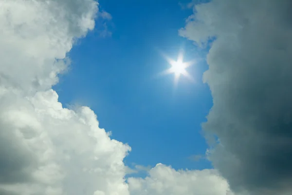 Blue sky and sun — Stock Photo, Image