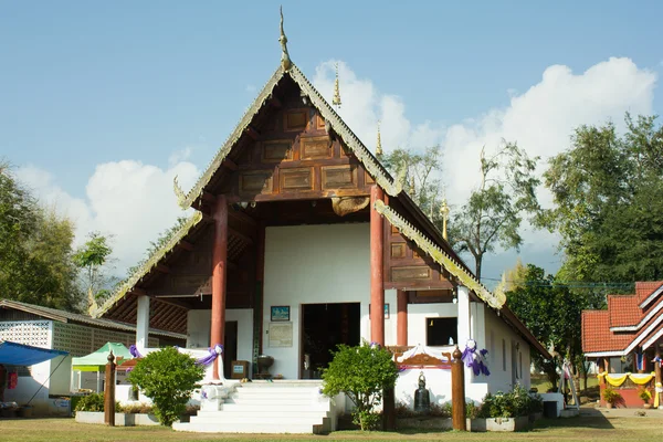 Wat Num Hoo — Stockfoto