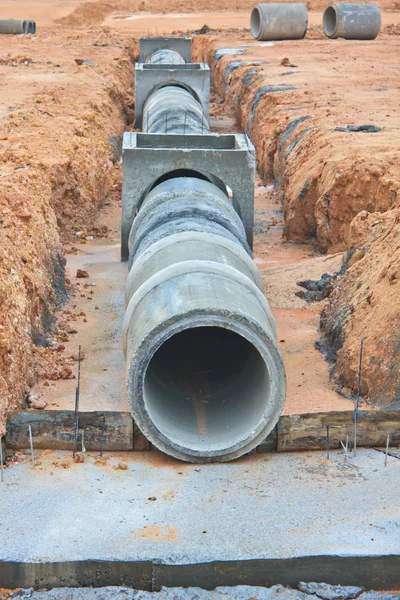 Beton drenaj tank inşaat sitesinde — Stok fotoğraf