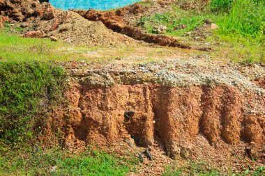 Layer toprağın altında