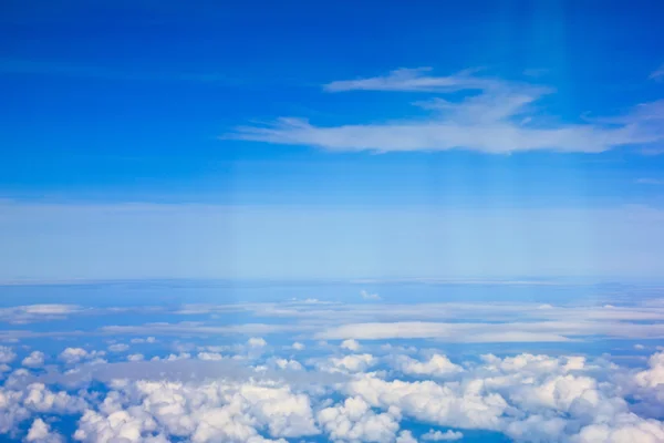 Bulutlar ve gökyüzü