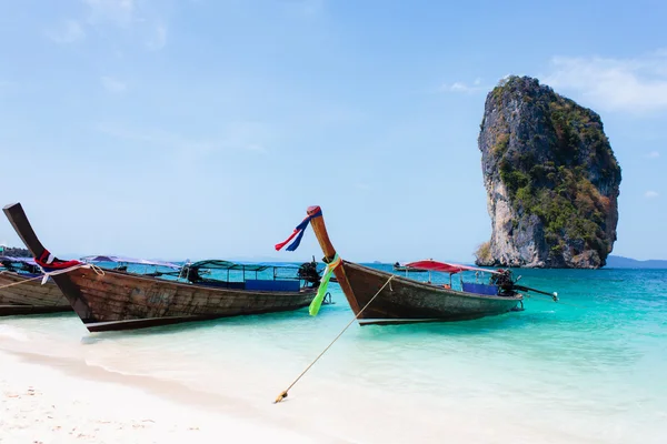 Traditional long tail boats — Stock Photo, Image