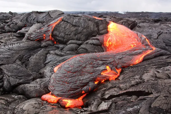 在夏威夷的熔岩流 — 图库照片