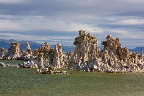 Mono Gölü'Tufa kuleleri — Stok fotoğraf