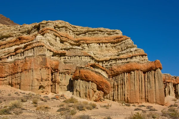 Klippe aus Sandstein und Lehmstein — Stockfoto