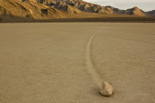 Rocha de vela em Racetrack Playa — Fotografia de Stock