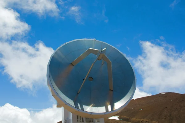Radio telescopio en Mauna Kea — Foto de Stock
