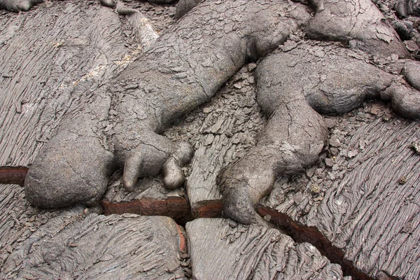 玄武岩熔岩和裂缝 — 图库照片