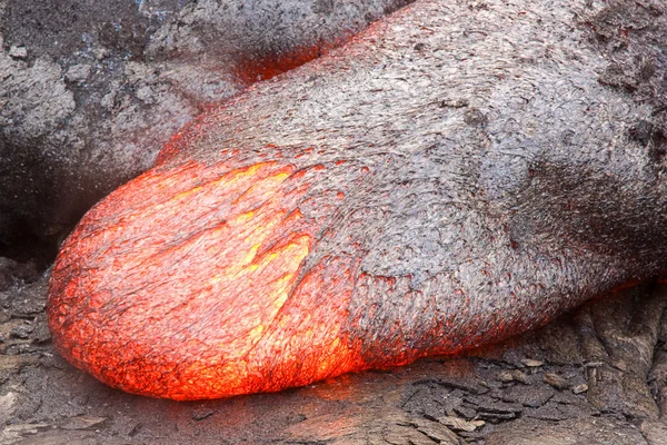 Língua de lava fluida — Fotografia de Stock