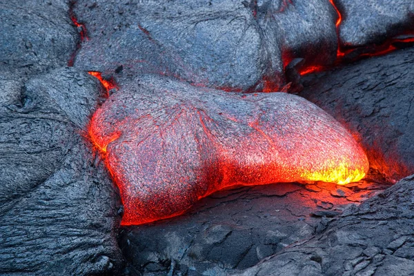 Fluxo ativo de lava no Havaí — Fotografia de Stock