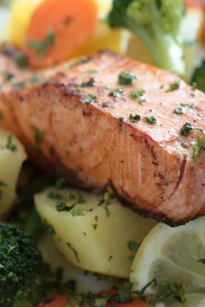 Salmon baked with potatoes — Stock Photo, Image