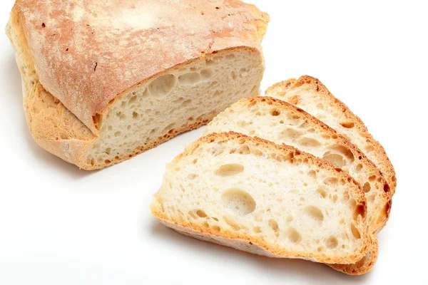 Beyaz arka plan üzerinde Fırında pişmiş ekmek