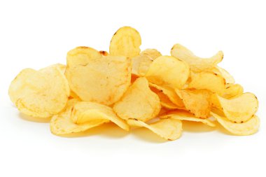 Beyaz arka planda patates kızartması.