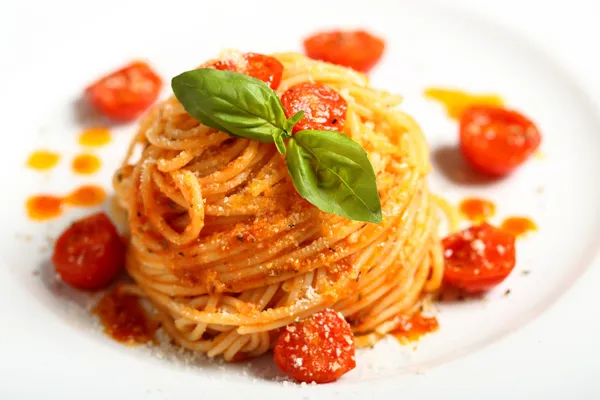 Ιταλικά ζυμαρικά Σπαγγέτι με ντομάτα — Φωτογραφία Αρχείου