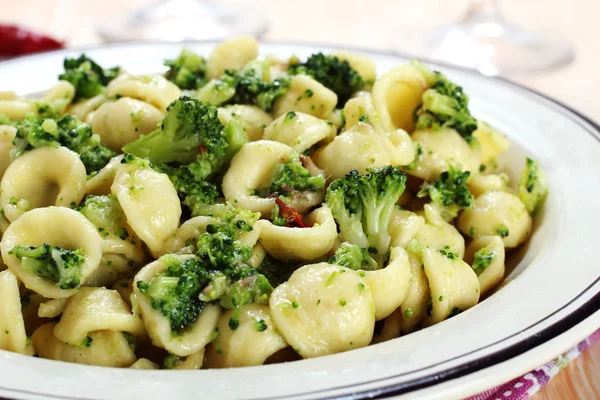 Orecchiette di pasta con broccoli — Foto Stock