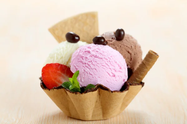 Icecream on waffle cup — Stock Photo, Image