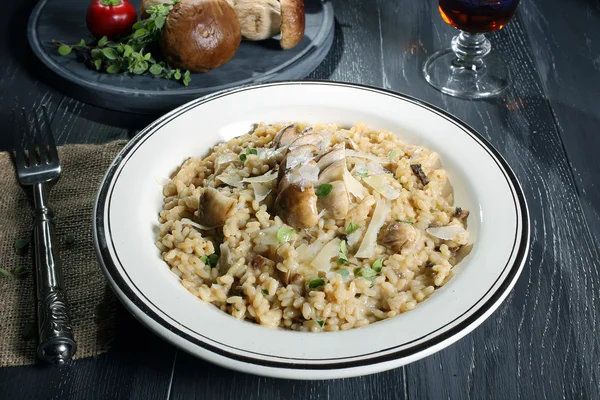 Risotto med svamp karljohansvamp — Stockfoto