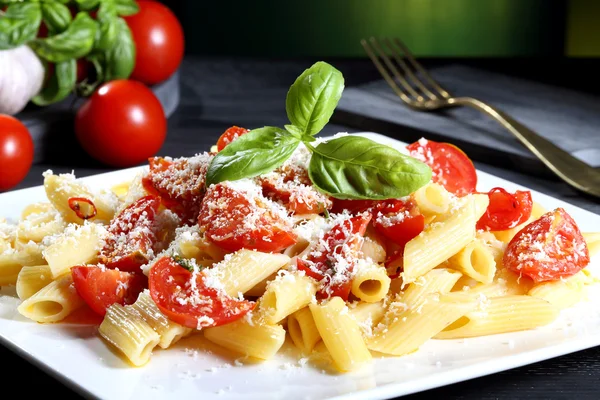 Italiensk pasta med grönsaker — Stockfoto