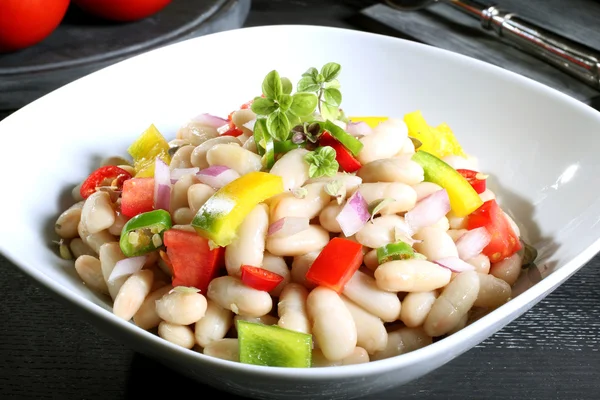 Frijoles de ensalada fondo verde — Foto de Stock