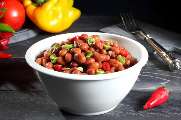 Feijão vermelho com pimenta verde, fundo — Fotografia de Stock