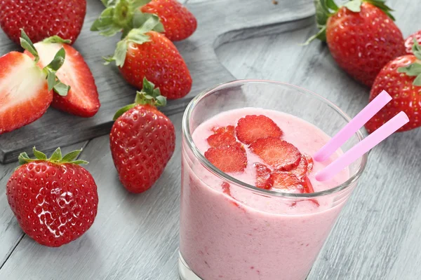 Strawberry milkshake — Stock Photo, Image