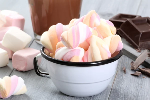 Marshmallow and chocolate — Stock Photo, Image
