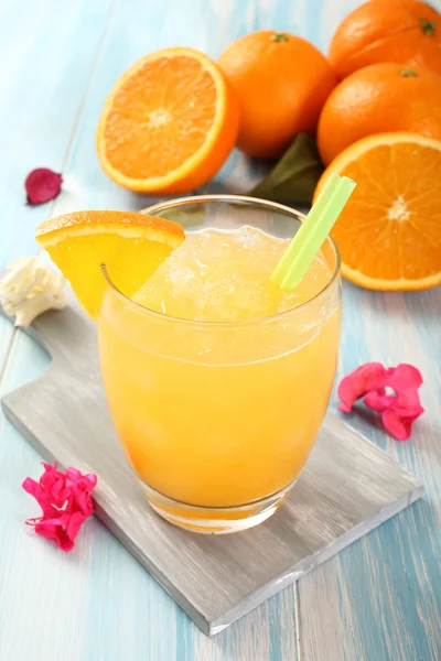 オレンジ色の飲み物を凍結 — ストック写真
