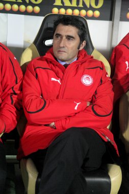 Ernesto valverde, olympiakos f.c., takım tezgah olarak teknik direktörü