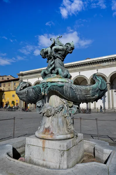 Fountain with sea monsters in bronze, Florence — Stock Photo, Image