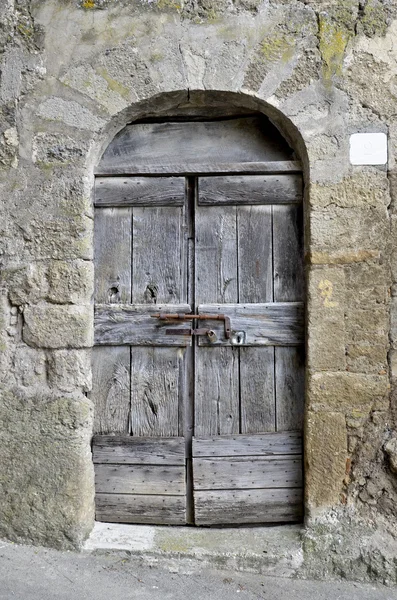 Middeleeuwse deur, bomarzo 2 — Stockfoto