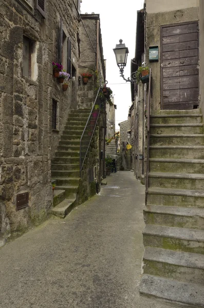 Средневековая улица, Бомарцо — стоковое фото