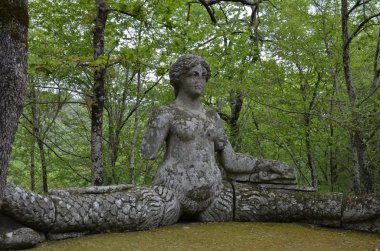 bomarzo denizkızı heykeli