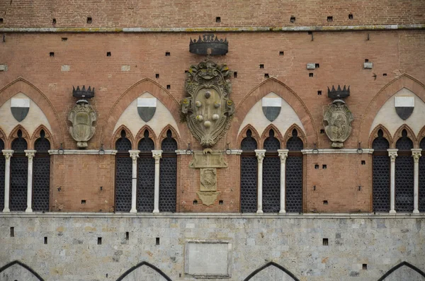 Coats of arms on the Town Hall, Siena — Stock Photo, Image