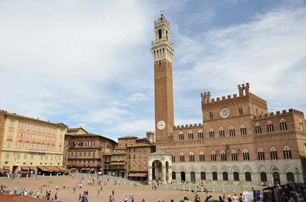 Municipal Building and square of camp, Siena — Stock Photo, Image