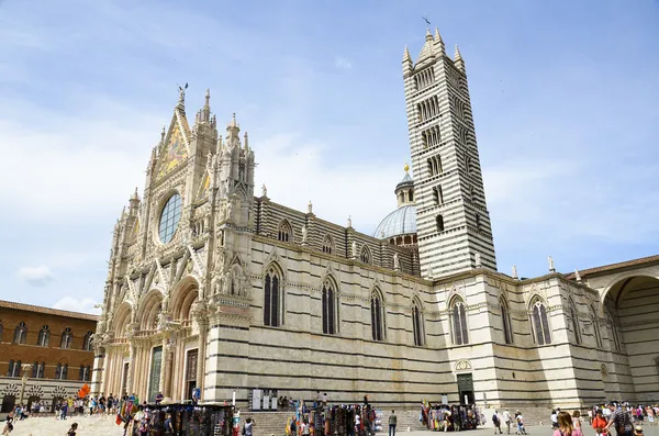 Metropolitní katedrála st. mary předpokládá, siena — Stock fotografie