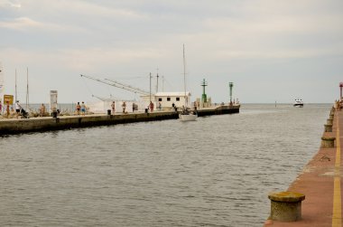 Cervia liman giriş kanalı