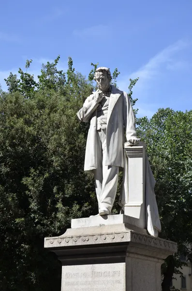 Standbeeld van cosimo ridolfi, florence — Stockfoto