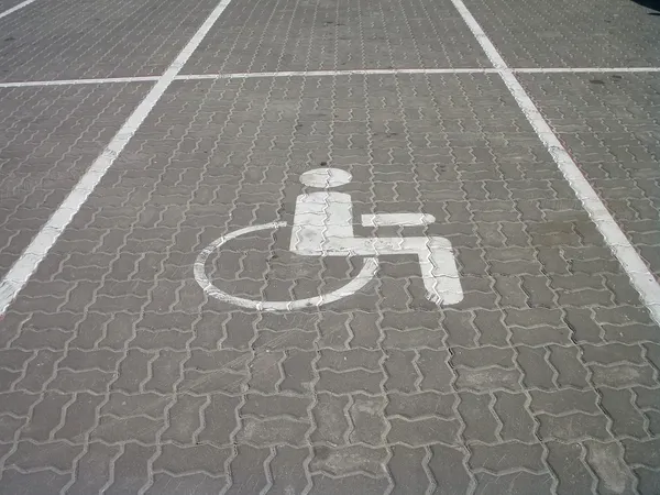 La designación Discapacitados en la carretera Imagen De Stock