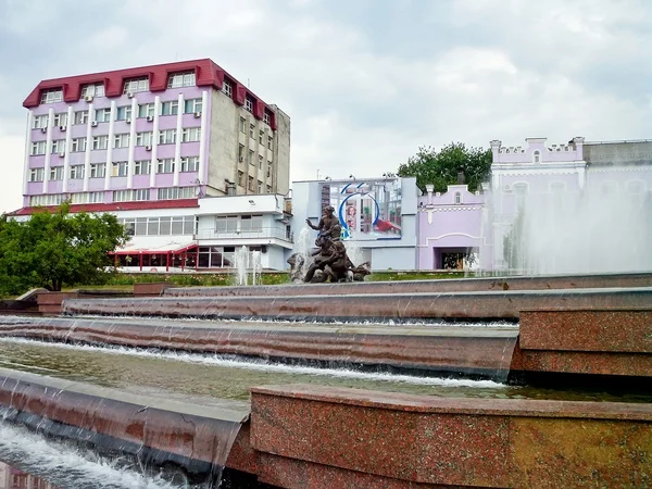 Fântâna Sadko în vară, Sumy, Ucraina — Fotografie, imagine de stoc