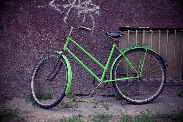 Vélo rétro vintage vert — Photo