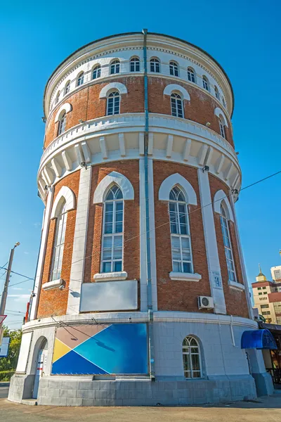 Torre de água na cidade de Orenburg, Rússia — Fotografia de Stock