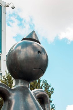 Grand Rapids Michigan 'daki Frederik Meijer Bahçeleri' nde Çılgın Anne heykeli.