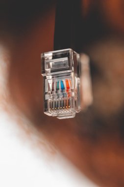 Bir ethernet kablosunun yakın çekim görüntüsü