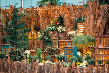 Grand Rapids Michigan 'daki bahçelerde tatil treni sergisi