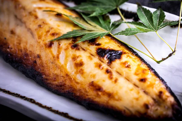 Sehr Leckerer Japanischer Makrele Gegrillter Fisch Über Holzkohle — Stockfoto