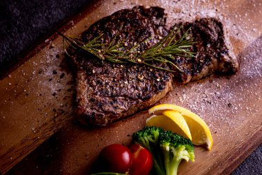 Bu makro boy ızgara leziz biftek..